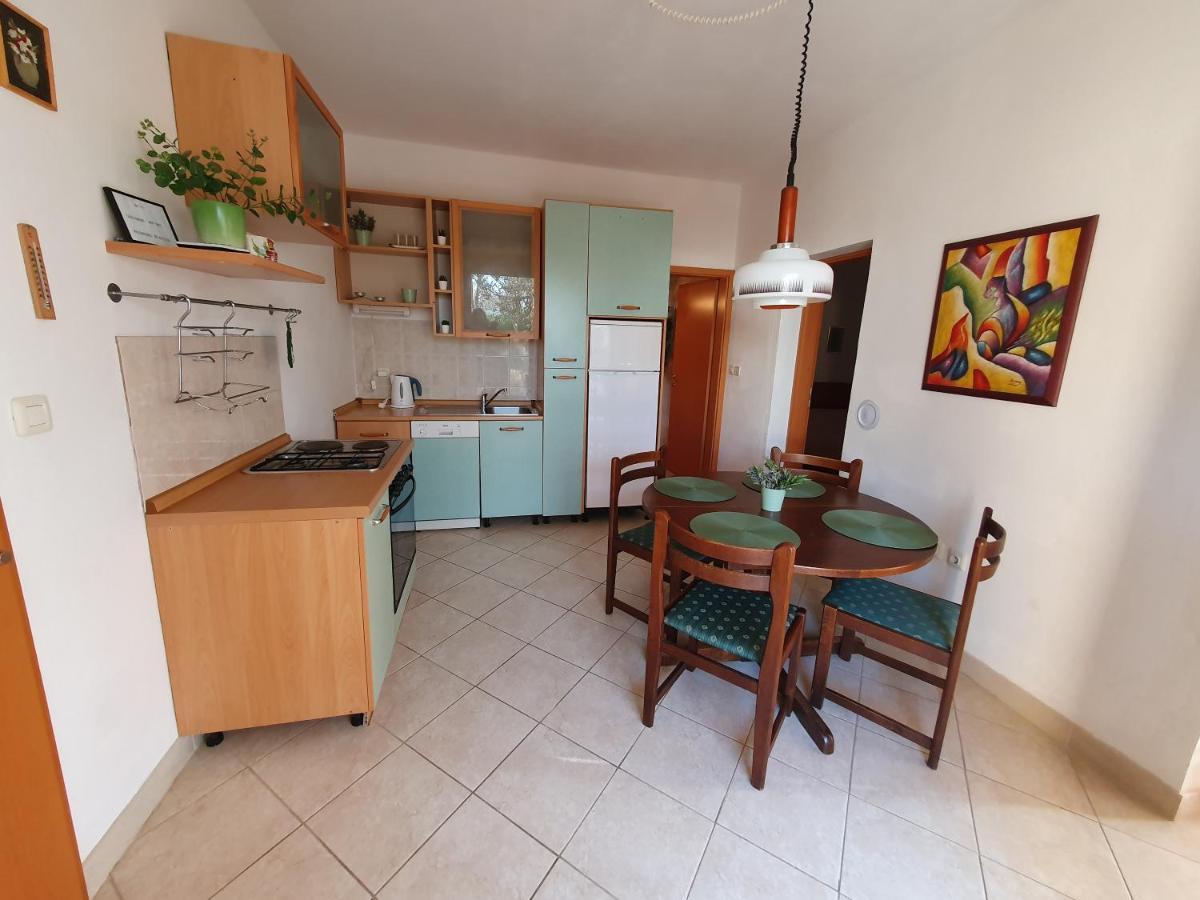 Olive Garden Pag Apartment *