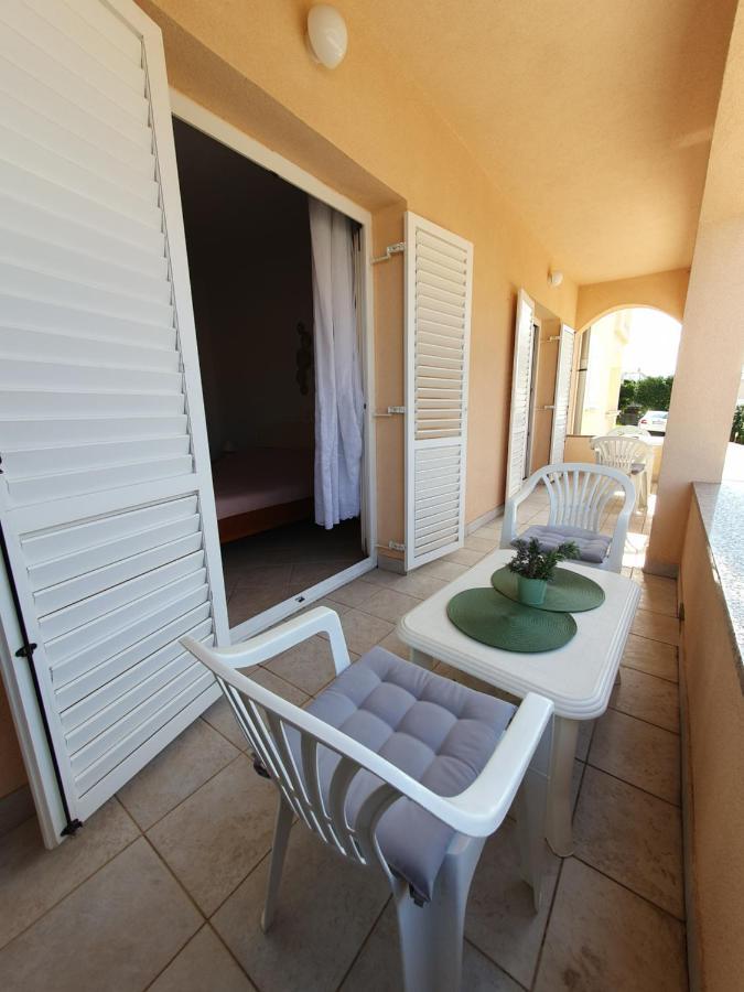 Apartment Olive Garden Pag Pag Town
