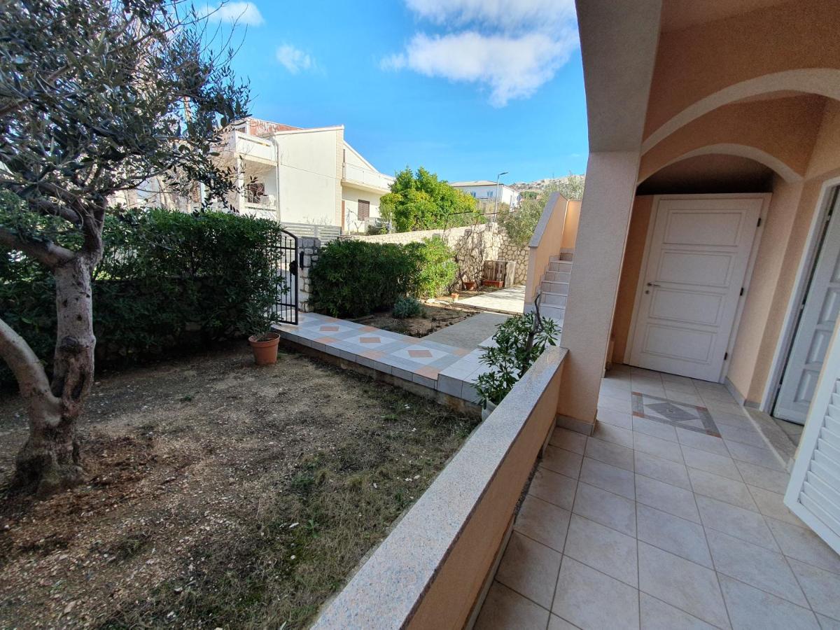 Apartment Olive Garden Pag Pag Town