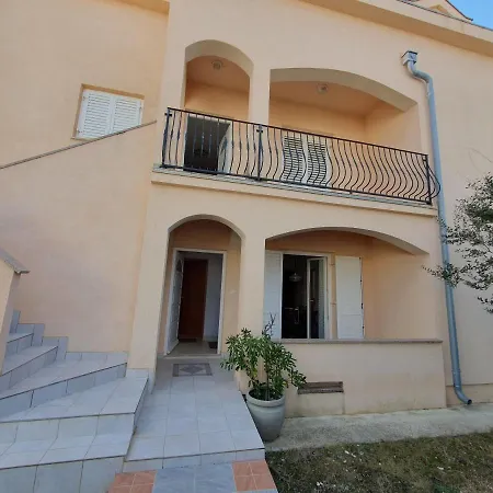 Olive Garden Pag Apartment Pag Town Exterior photo